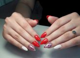 Яркий маникюр
