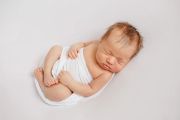 Фотосессия новорожденного дома или в студии. Мурманск и Мурманская область.