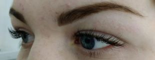 Этой девушке я делала брови с наращивала реснички