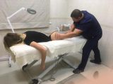 Сеанс антицеллюлитного массажа.