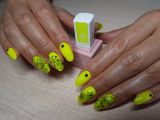 Неоновые ногти