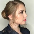 Вечерний макияж и низкий пучок