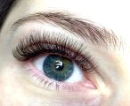 Наращивание тёмно-коричневыми ресницами 